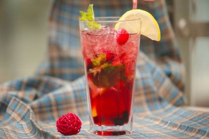 Лимонад из замороженных ягод рецепт с фото пошагово