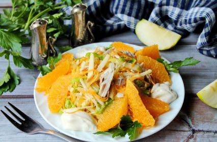 Салат из курицы с апельсином и яблоком рецепт с фото пошагово