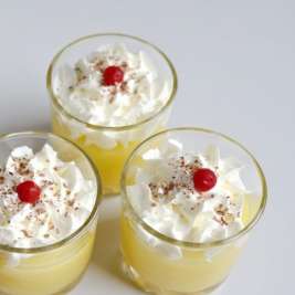 Лимонный десерт в стакане