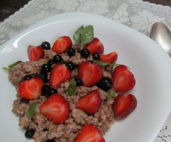 Гречневая каша с ягодами рецепт с фото пошагово 