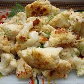 Алу пхул гобхи панир сабджи. Жареные цветная капуста, картофель и свежий сыр