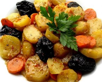 Свинина с черносливом и картофелем в духовке рецепт с фото пошагово