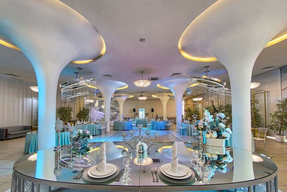 Небесный банкетный зал