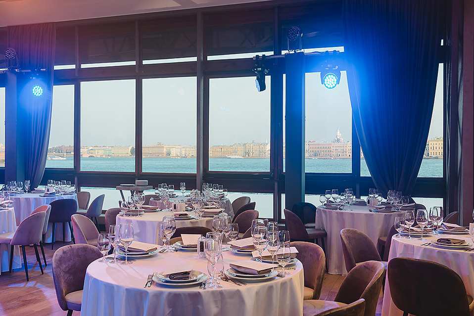 Летучий Голландец банкетный зал