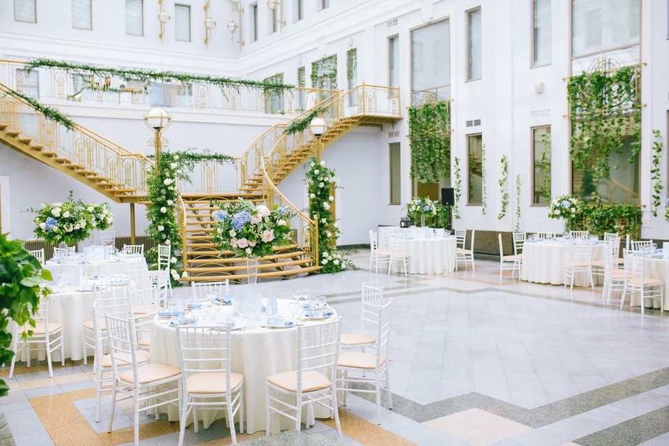 Атриум в Толстом сквере