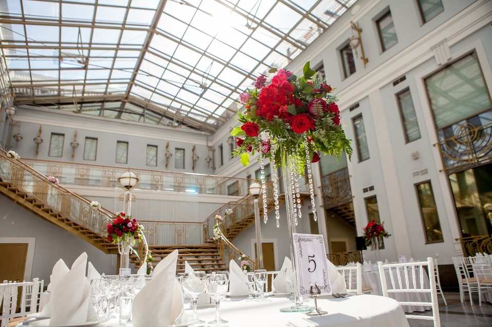 Атриум в Толстом сквере