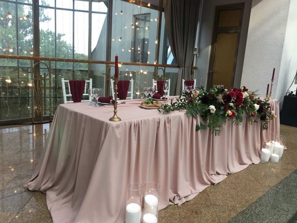 Атриум в Толстом сквере