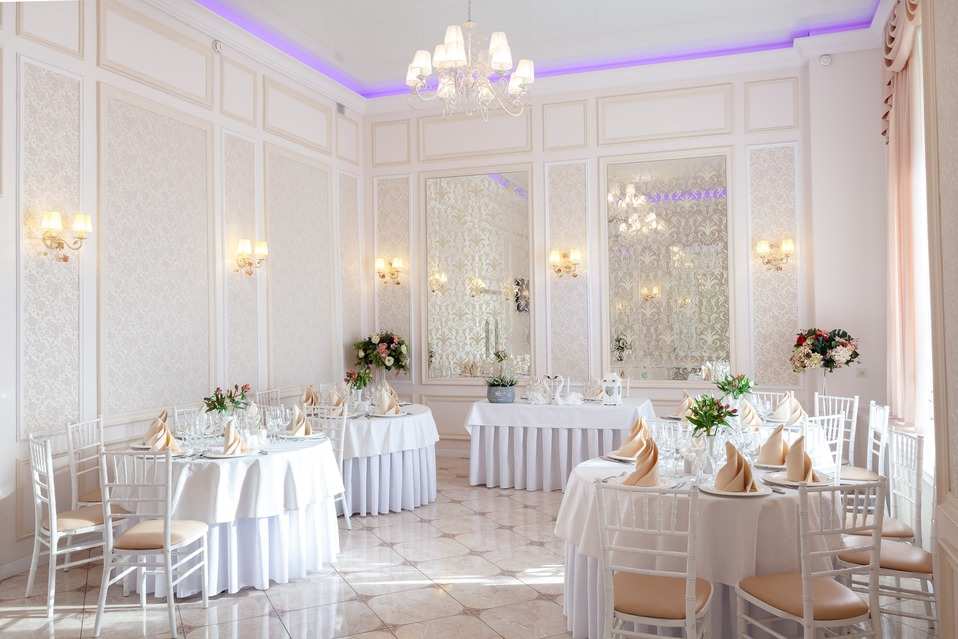 Адам и Ева банкетный зал на Малоохтинском проспекте