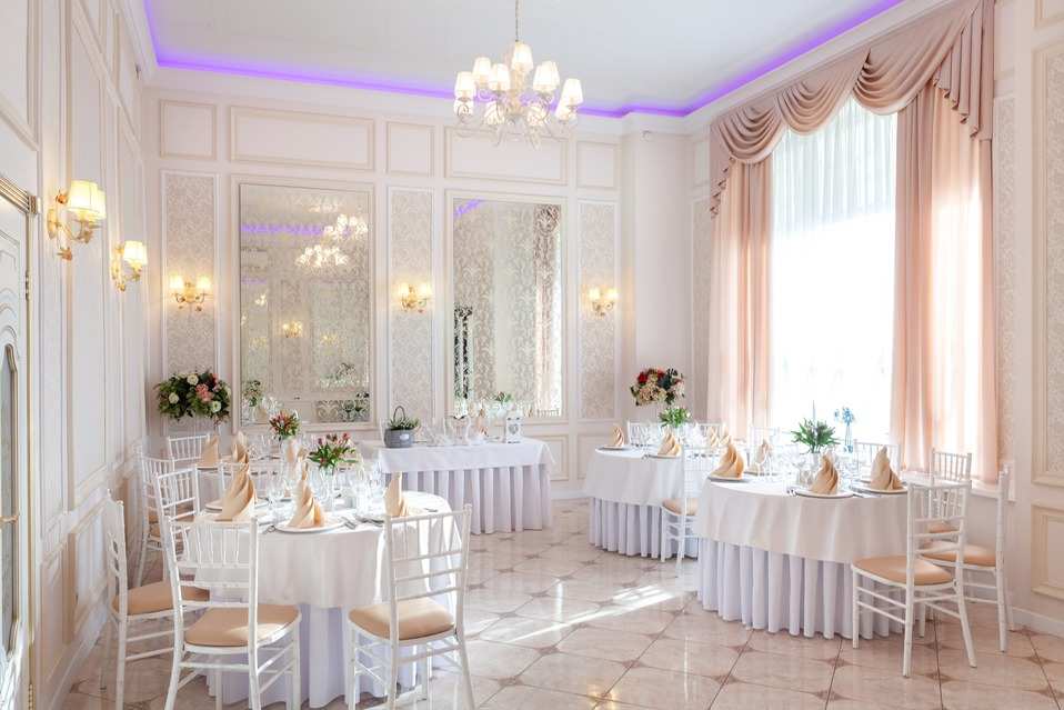 Адам и Ева банкетный зал на Малоохтинском проспекте