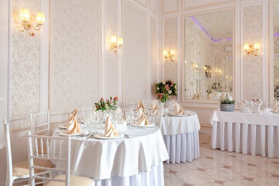 Адам и Ева банкетный зал на Малоохтинском проспекте