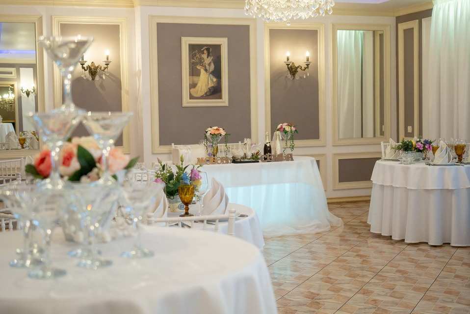 Адам и Ева банкетный зал на Обуховской обороне