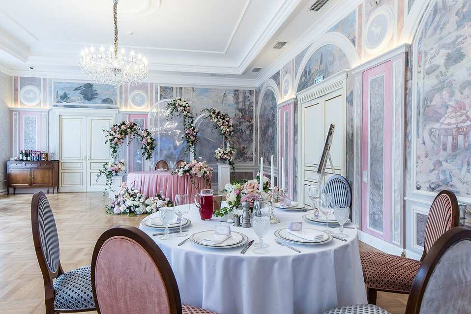 Петръ банкетный зал