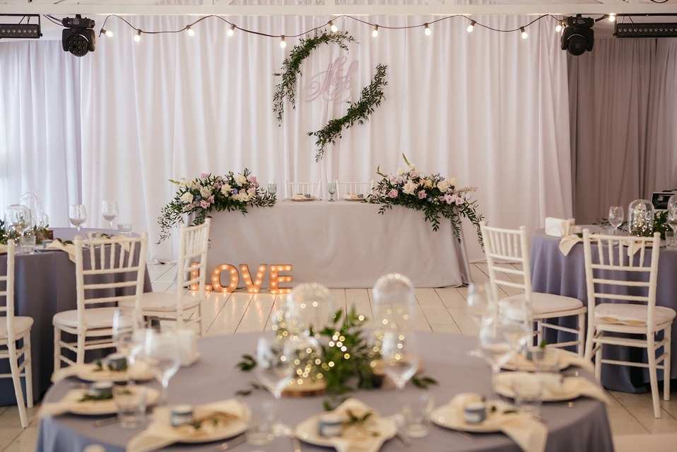 Паруса на речке банкетный зал