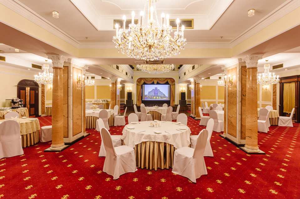 Эмеральд банкетный зал