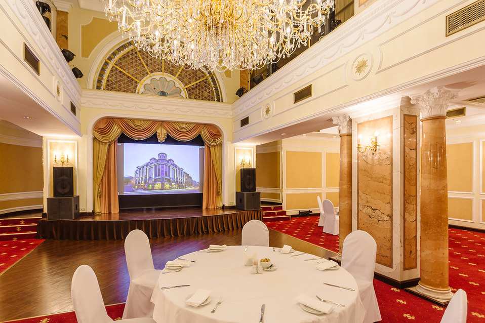 Эмеральд банкетный зал