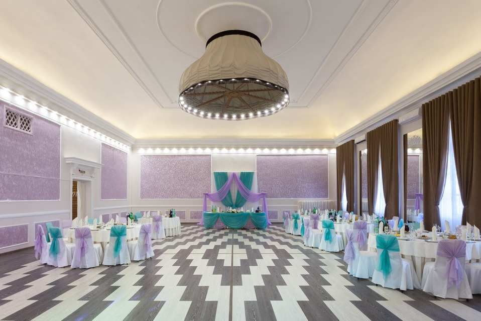 Тиара банкетный зал