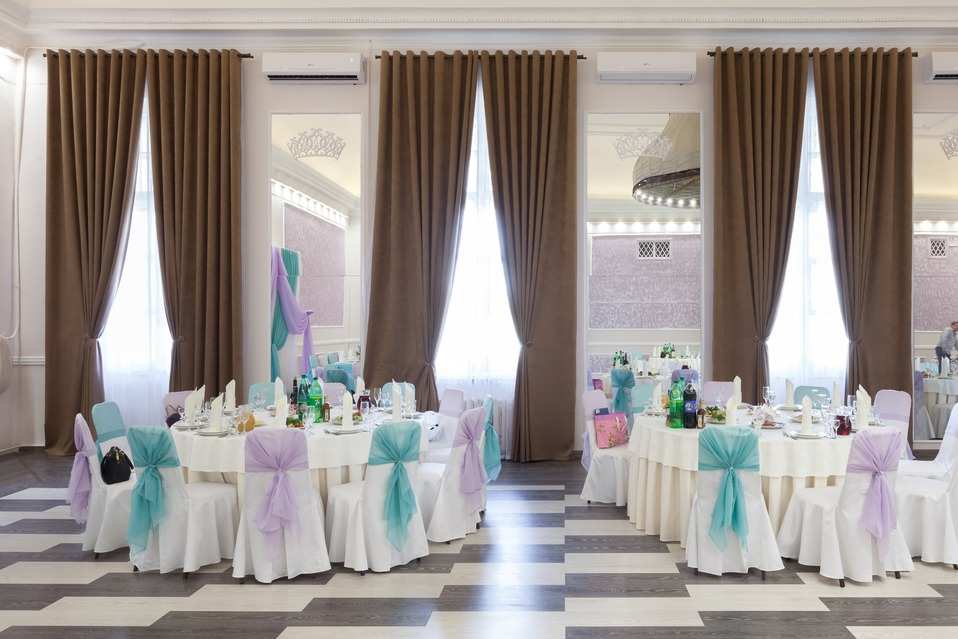 Тиара банкетный зал