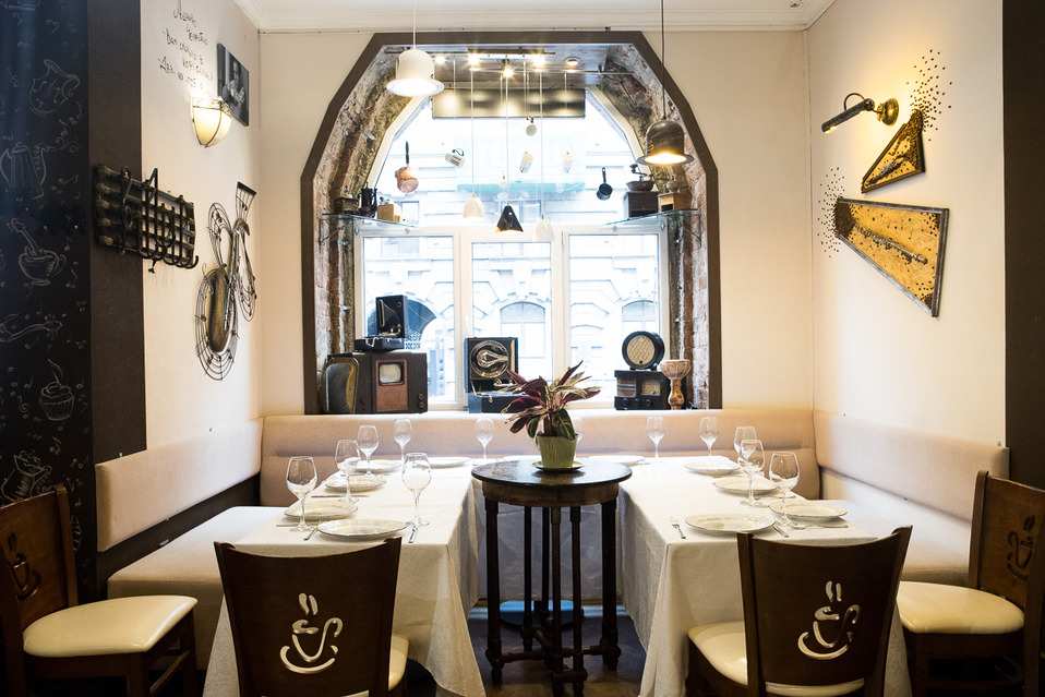 Банкетный зал на Петроградке у театра Миронова