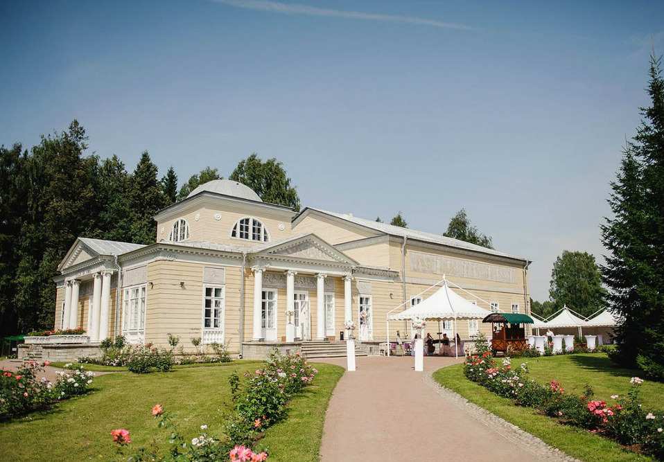 Павильон роз в Павловске