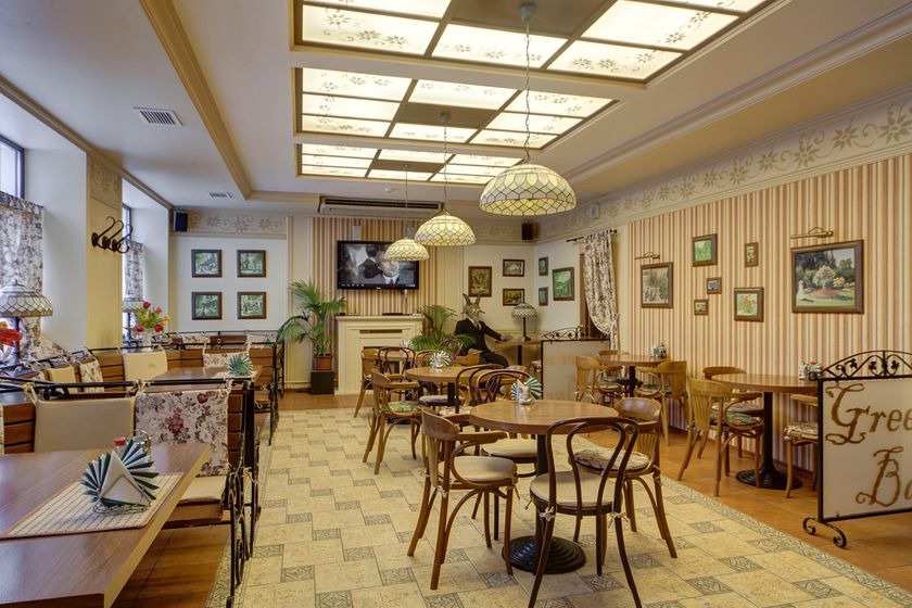 Рестораны в грине. Грин отель в Петергофе. Грин отель Низино. Ресторан Грин отеля Санкт Петербург. Петергоф кафе и рестораны.