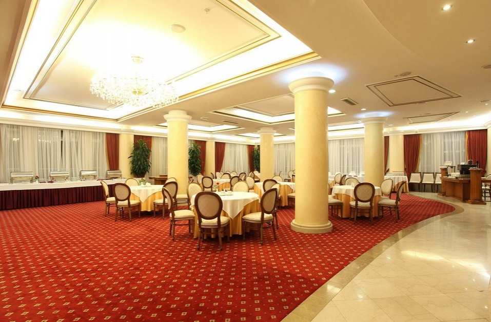 Константиновский дворец банкетный зал