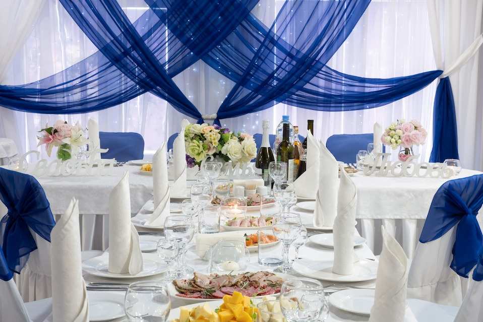 В двух шагах банкетный зал