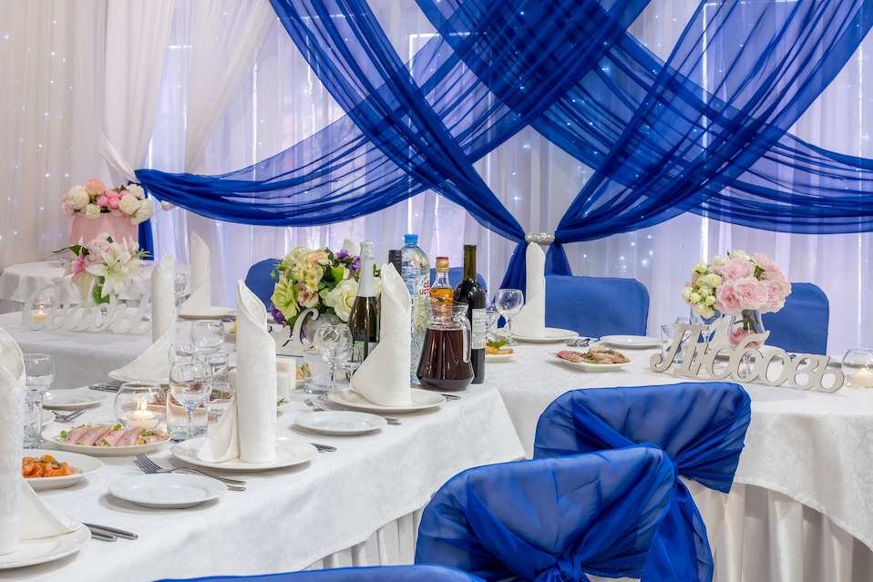 В двух шагах банкетный зал