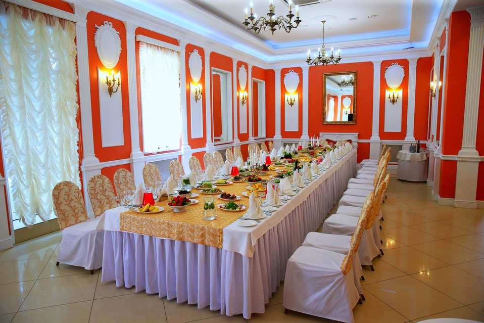 Праз-д-ник банкетный зал