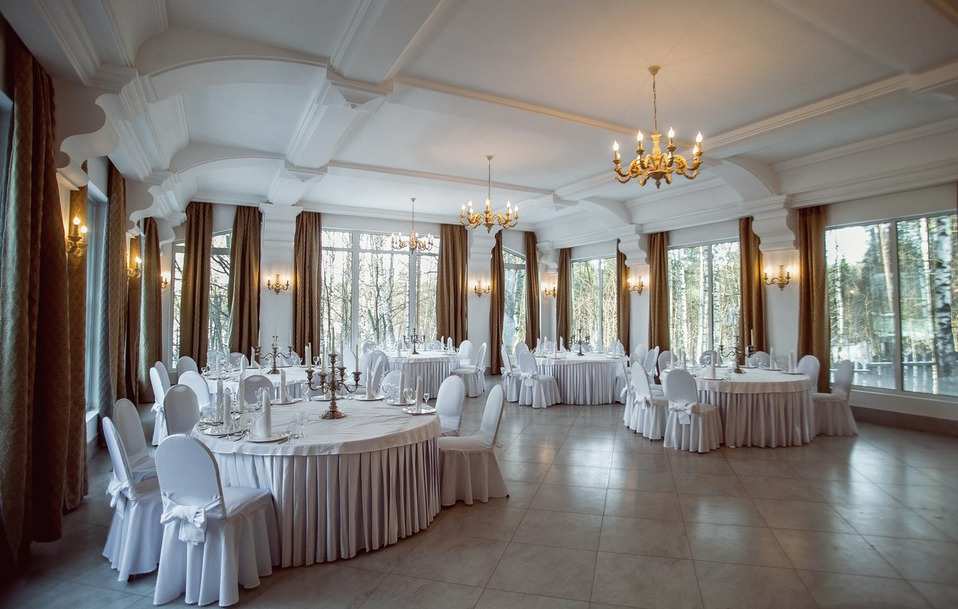 У Озера банкетный зал
