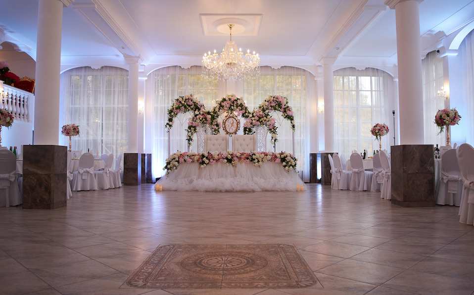 У Озера банкетный зал