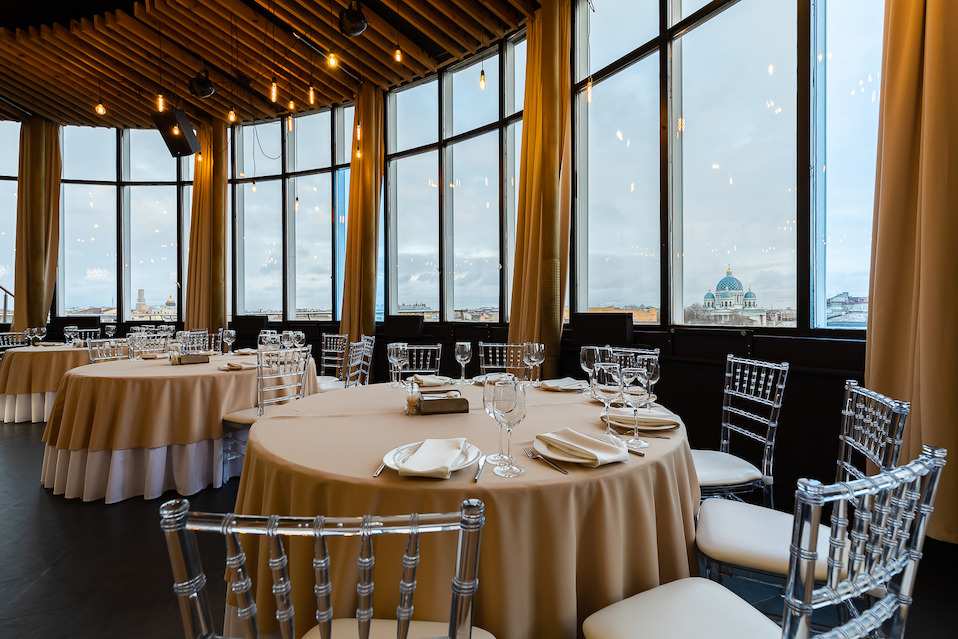 Граф Цеппелин банкетный зал