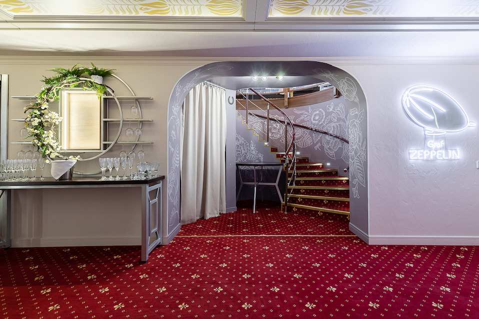 Граф Цеппелин банкетный зал
