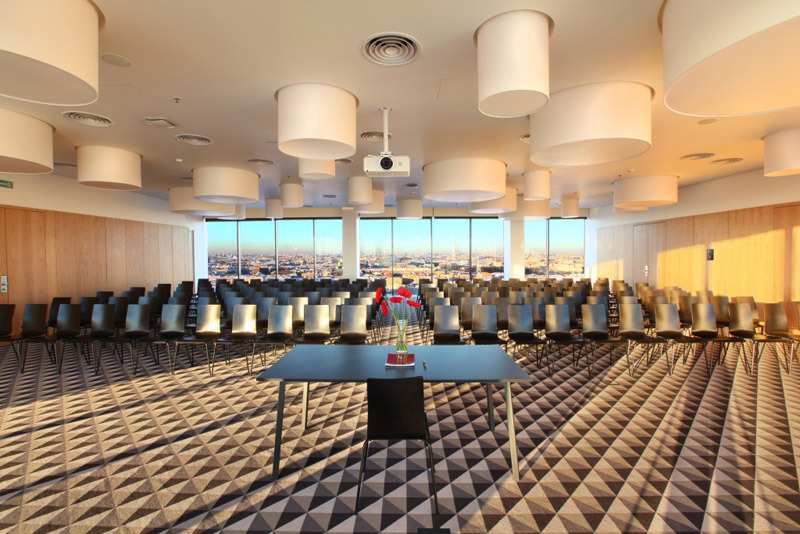 Азимут отель банкетный зал