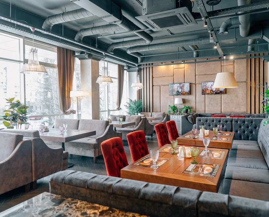 Бахрома ресторан на Большевиков 7