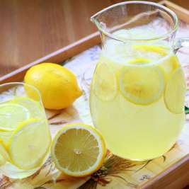 Лимонад с лимоном и газированной водой