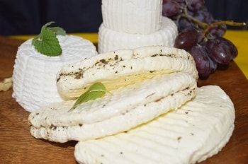 Как сделать сыр дома своими руками из молока, творога, кефира, с пепсином