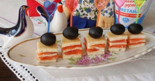 Канапе из блинов на шпажках Канапе из блинов на шпажках на праздничный стол, рецепт с фото, пошагово