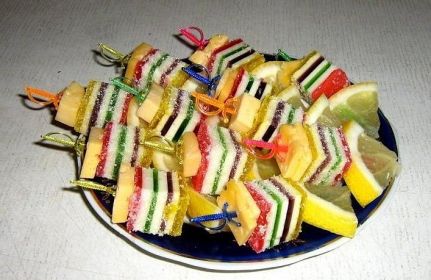 Канапе с мармеладом, сыром и лимоном Канапе с мармеладом, сыром и лимоном, рецепт с фото, пошагово