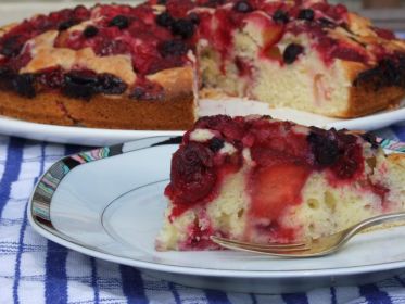 Пирог с замороженными ягодами в духовке рецепт с фото пошагово