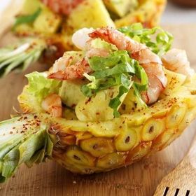 Салат в ананасе с креветками рецепт с фото пошагово 