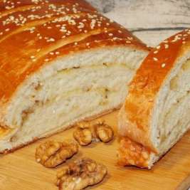 Белый хлеб с сыром