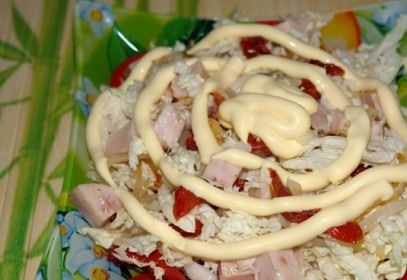 Салат с вялеными томатами и курицей Салат с вялеными томатами и курицей рецепт с фото пошагово