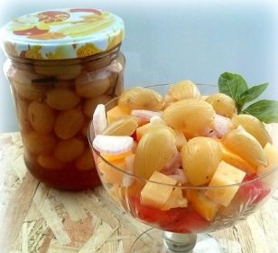 Салат с маринованным виноградом Салат с маринованным виноградом рецепт с фото пошагово