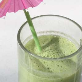 Пряный имбирно-ананасовый зеленый сок для похудения