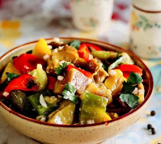 Салат из печеных овощей в духовке рецепт с фото пошагово 