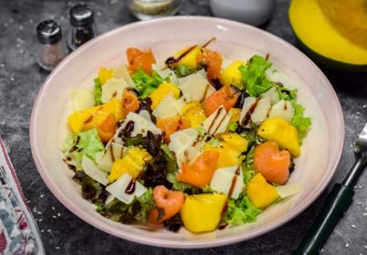 Салат с манго и рыбой Салат с манго и рыбой рецепт с фото пошагово