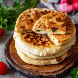 Сырные лепешки на кефире на сковороде