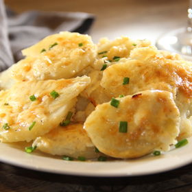 Картофель с сыром и чесноком в духовке Картофель с сыром и чесноком в духовке, рецепт с фото, пошагово