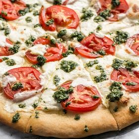 Пицца с моцареллой и помидорами, рецепт с фото, пошагово