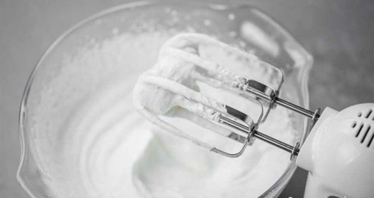 Секреты взбивания сливок для крема и торта, как правильно